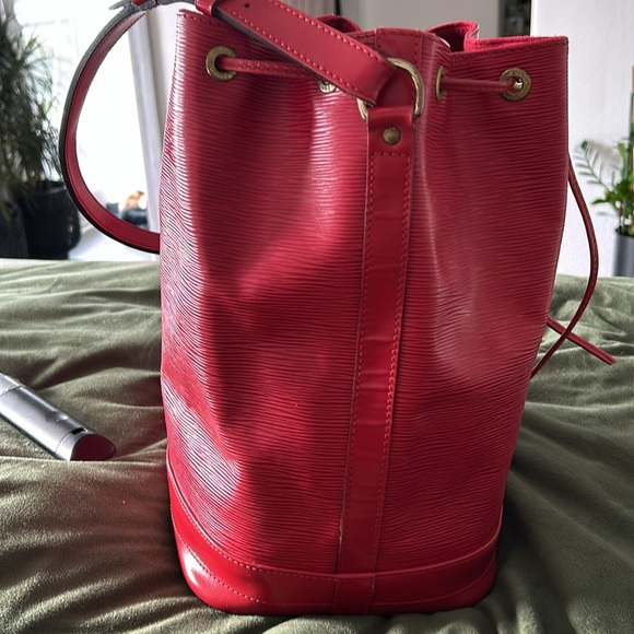 Vintage Louis Vuitton Red Epi Noé ❣️❣️❣️Bag ❣️AR0916❣️❣️EUC - Picture 4 of 15